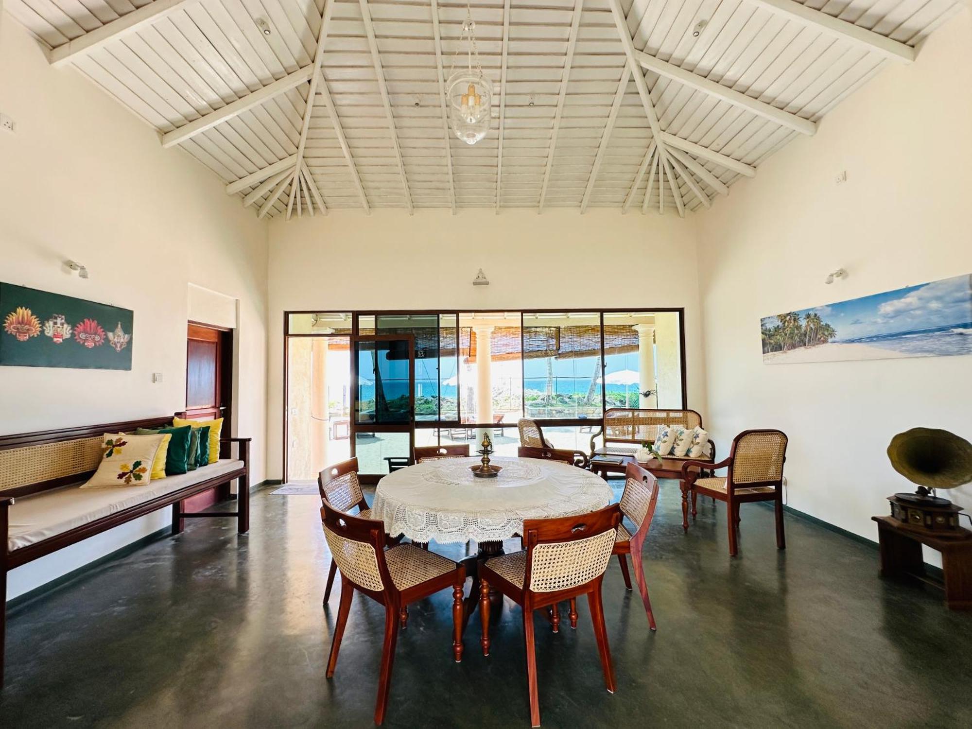House By The Sea Hikka Hotel Hikkaduwa Exterior photo