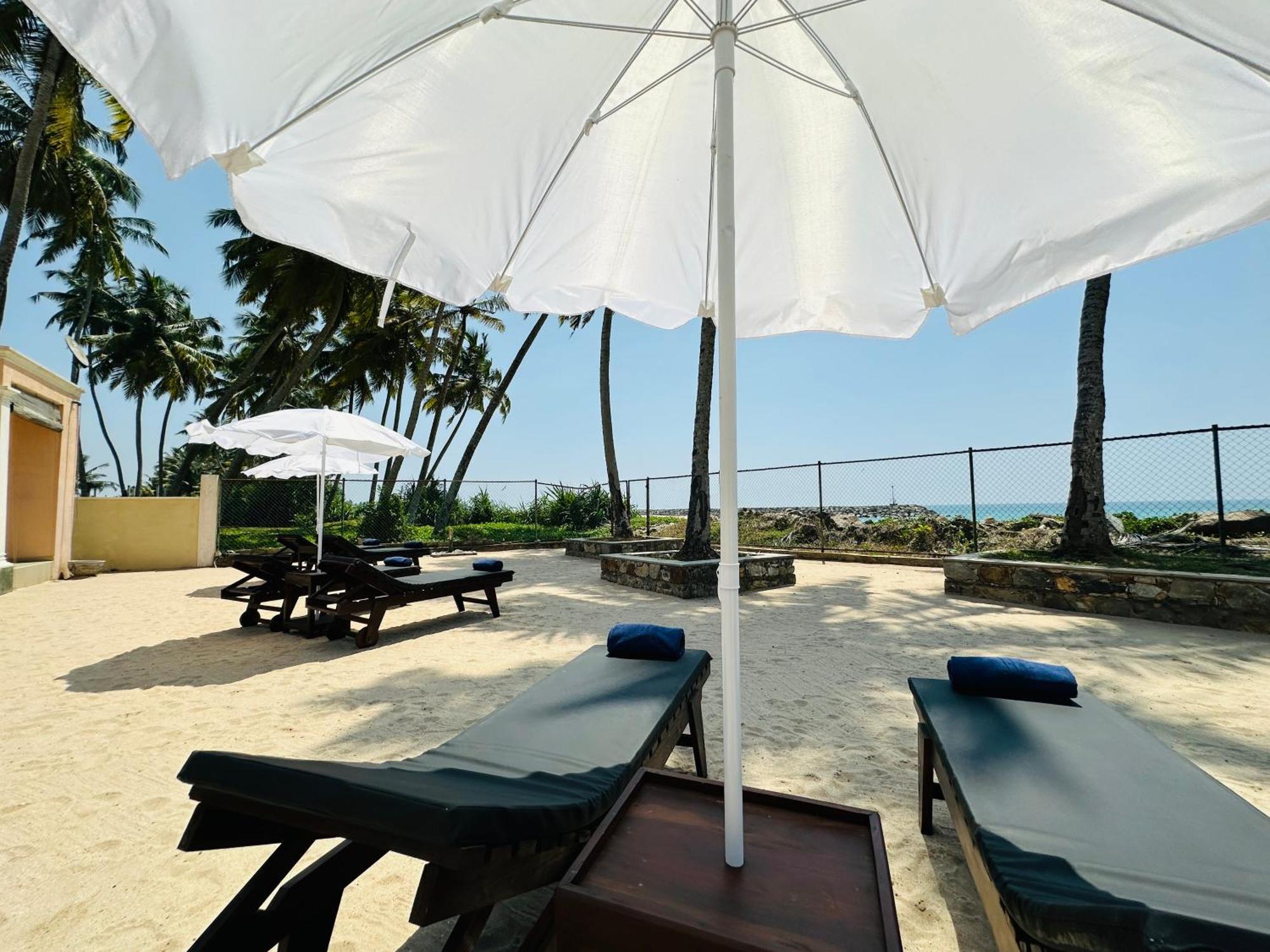 House By The Sea Hikka Hotel Hikkaduwa Exterior photo