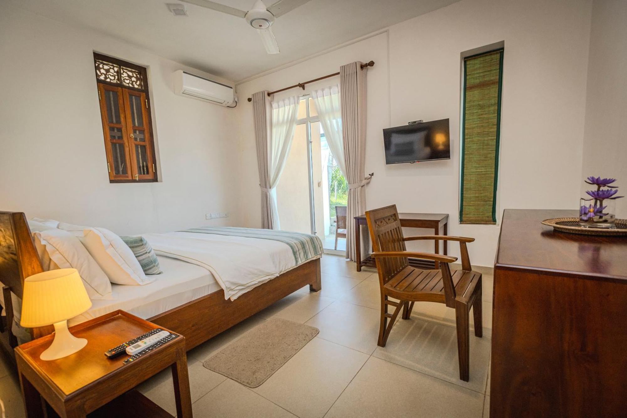 House By The Sea Hikka Hotel Hikkaduwa Exterior photo