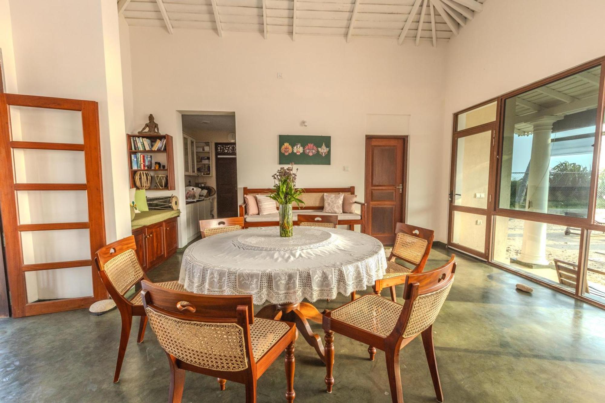 House By The Sea Hikka Hotel Hikkaduwa Exterior photo
